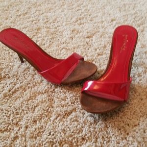 Red pumps